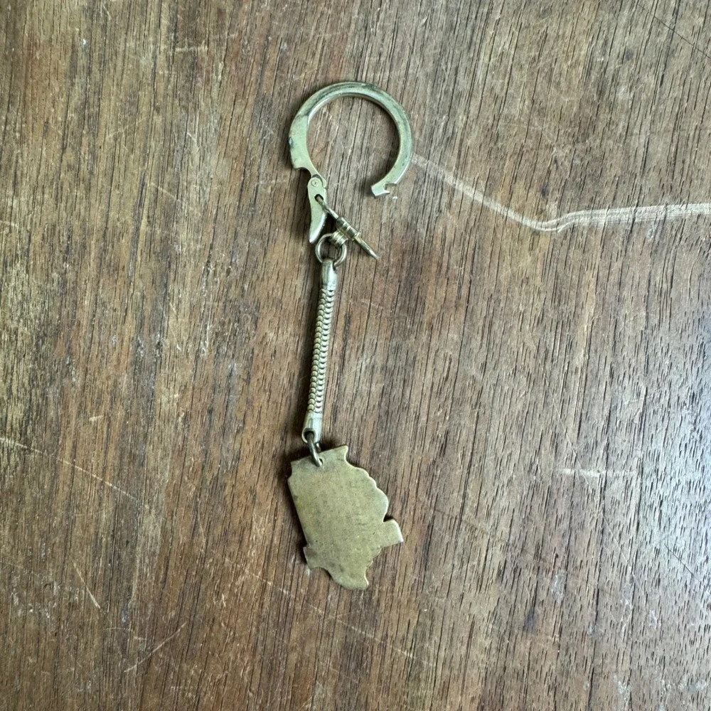 Vintage State of Illinois Gold Tone Keychain with horse Silhouette WILKINS‎